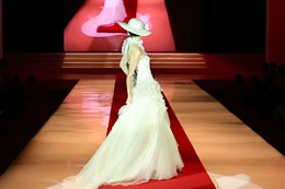 中国北京婚博会现场婚纱礼服时尚发布会 中国北京婚博会现场婚纱礼服时尚发布会