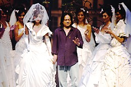 中国北京婚博会现场的婚纱礼服流行时尚发布五 中国北京婚博会现场的婚纱礼服流行时尚发布五