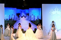 中国北京婚博会上的婚纱礼服流行时尚发布会 中国北京婚博会上的婚纱礼服流行时尚发布会